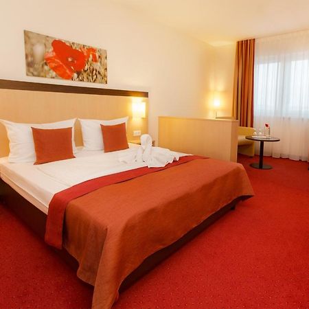 Montana-Hotel Елванген Екстериор снимка