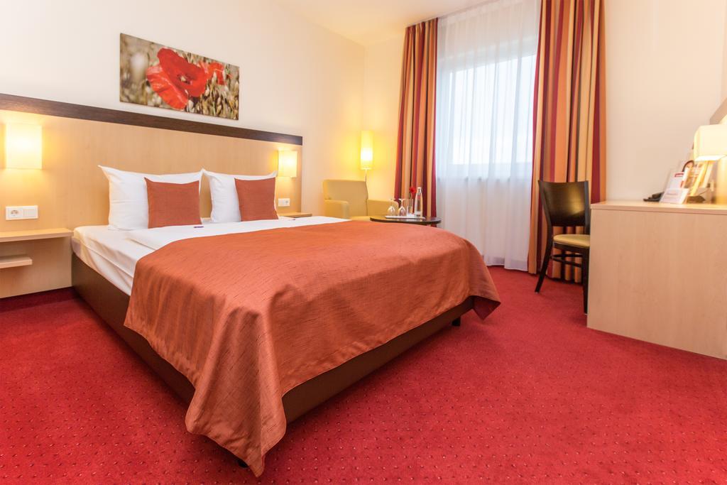 Montana-Hotel Елванген Екстериор снимка