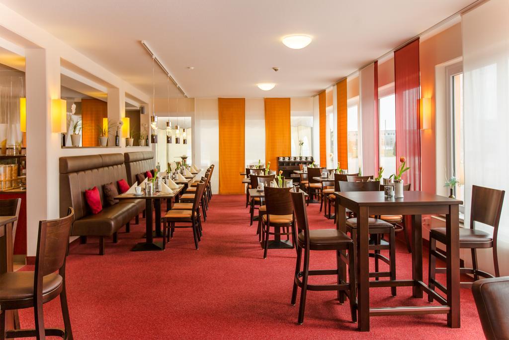 Montana-Hotel Елванген Екстериор снимка
