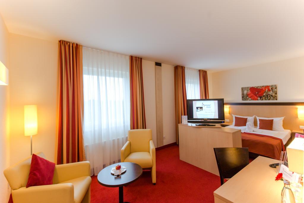 Montana-Hotel Елванген Екстериор снимка